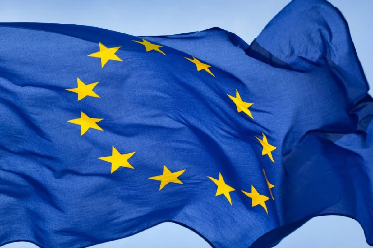 Aİ İrana qarşı bütün nüvə sanksiyalarını [[bərpa edir]]