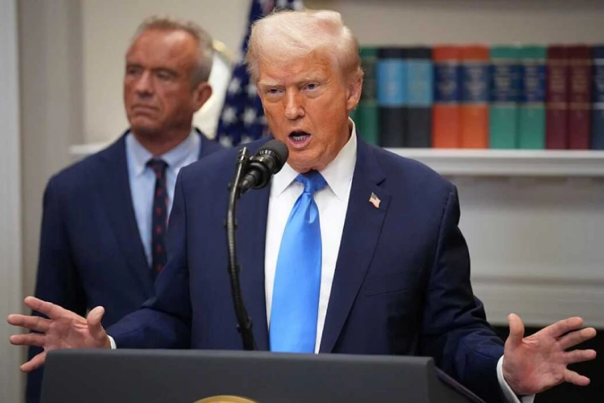 Tramp generallarla [[görüşəcək]]