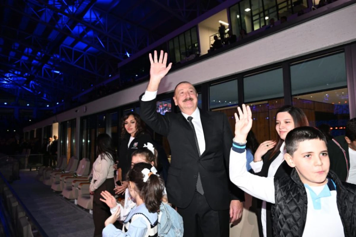 [[Prezident və xanımı]] MDB Oyunlarının açılışında şəhid övladları ilə görüşdü