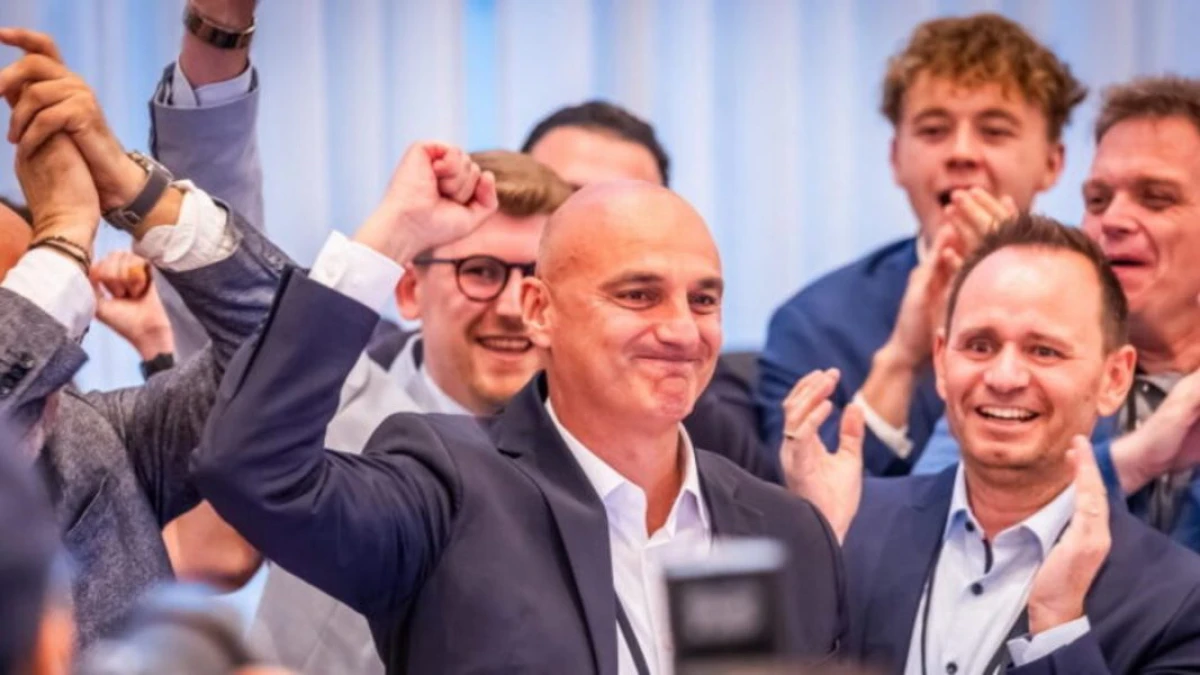 Dortmundda [[80 illik SPD hakimiyyəti bitdi]]