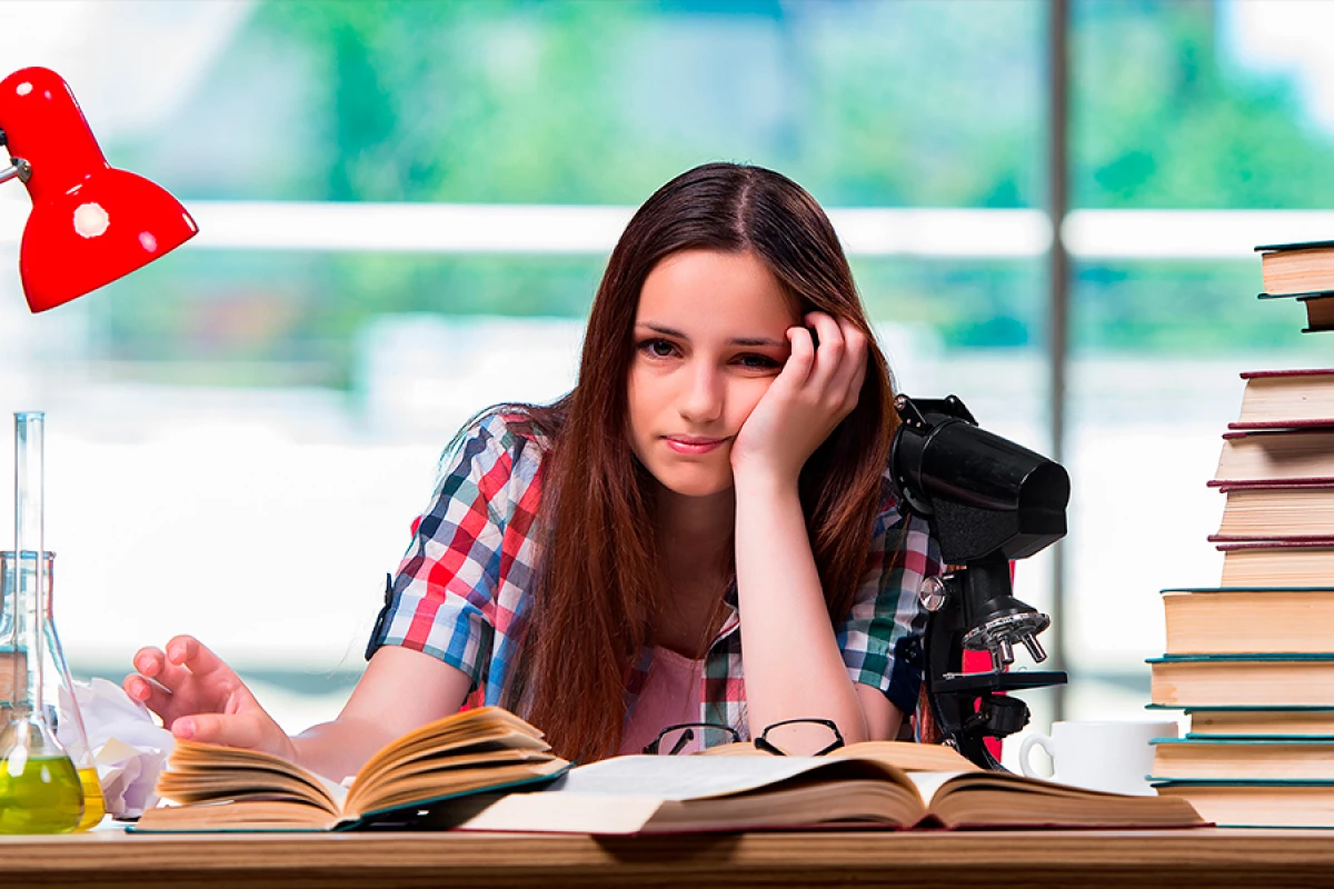 Ekspert: [[“Yüksək bal toplayan abituriyentlər belə səhv seçimlər edir”]]