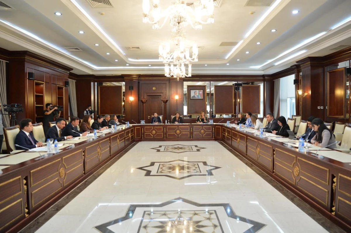 Milli Məclisin Ailə, qadın və uşaq məsələləri komitəsinin iclası [[keçirildi]]