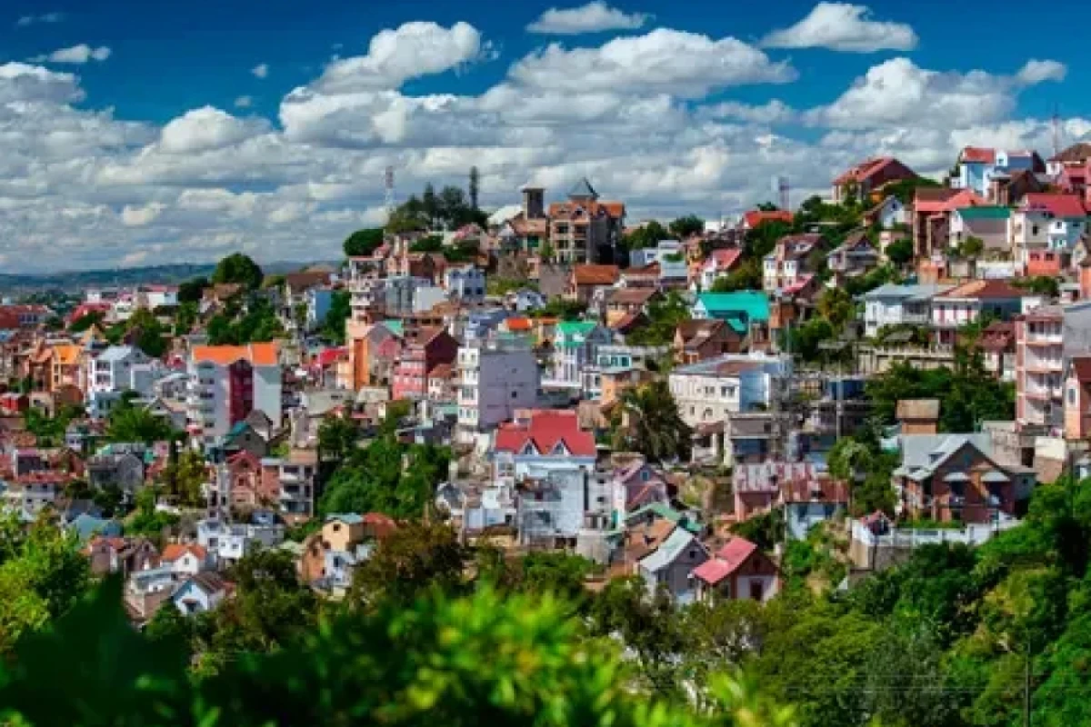 [[Madaqaskarda]] hökumət buraxıldı