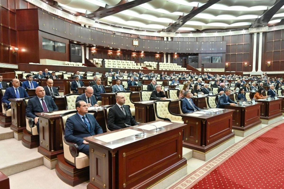 Milli Məclisin [[payız sessiyası üzrə]] ilk plenar iclası başladı