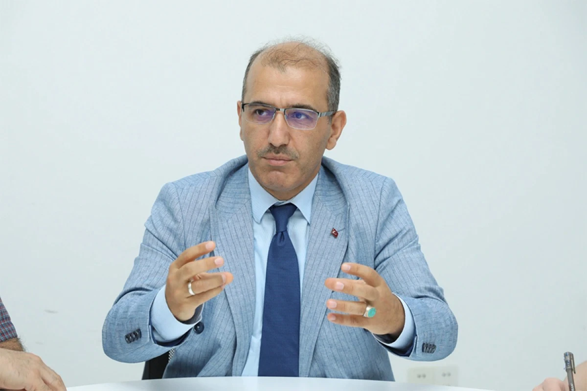 [[Alptekin Cihangir İşbilir:]] Türkiyə-Azərbaycan münasibətlərini pozmağa çalışan qüvvələr var