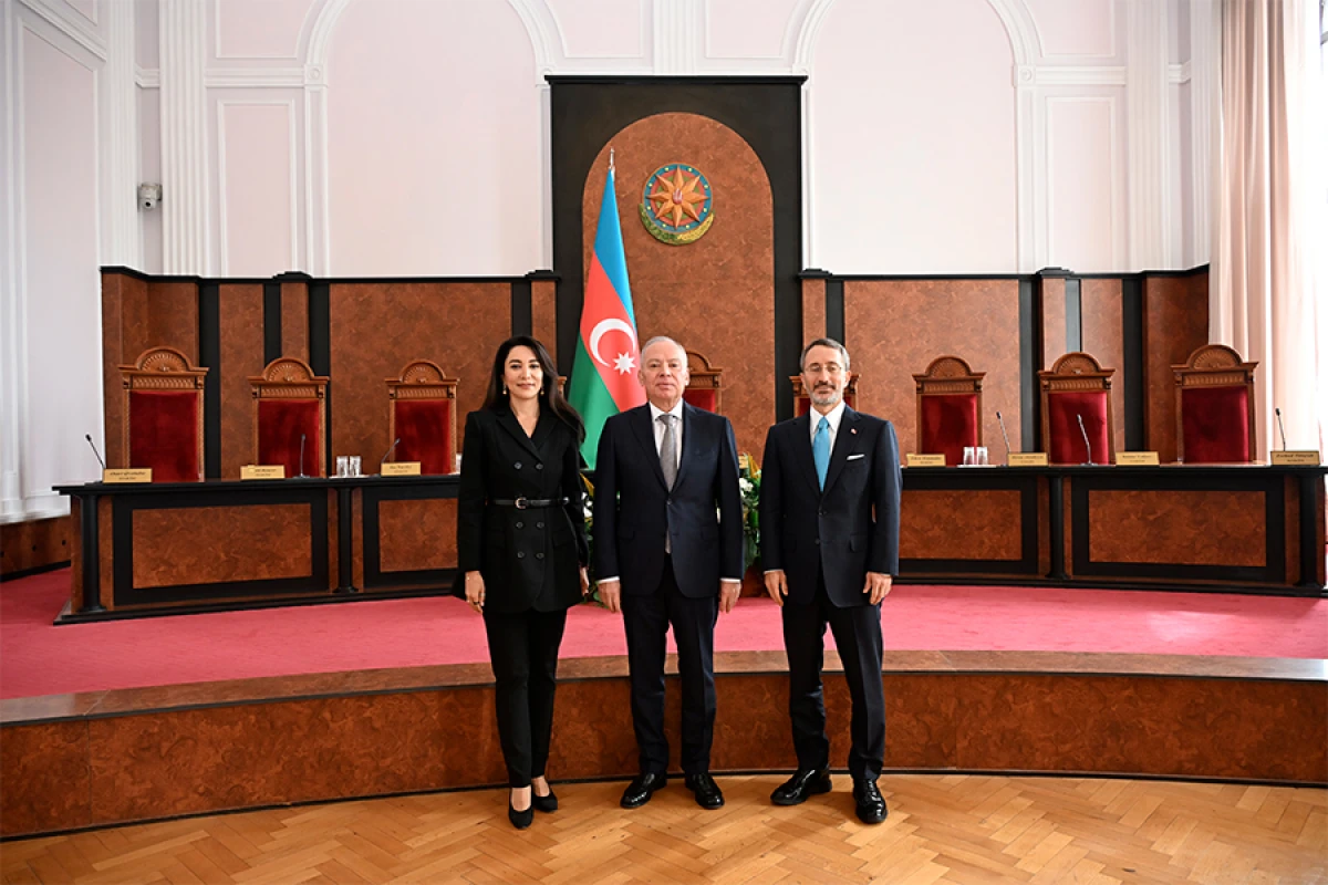 Fahrettin Altun [[Azərbaycanda]] səfərdədir