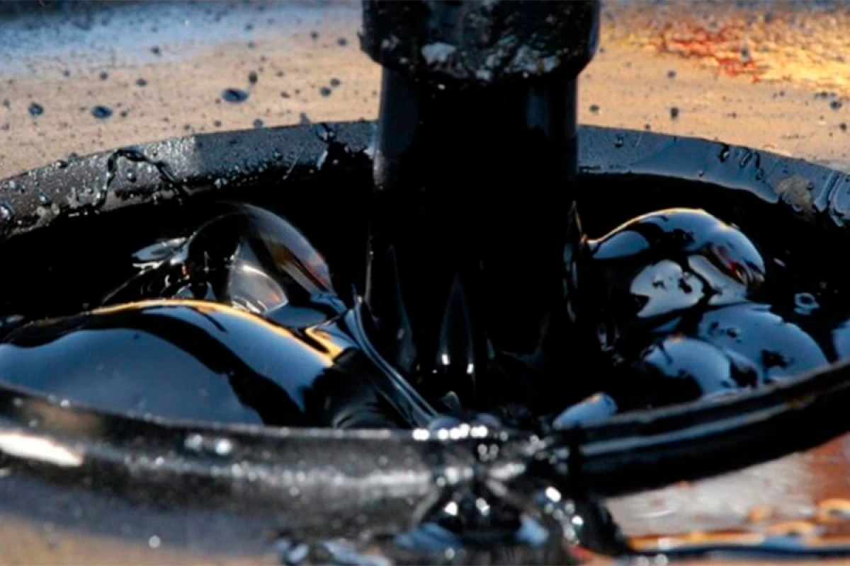 Neft [[bahalaşdı]]