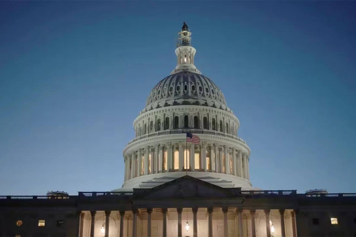 ABŞ-də [[hökumət fəaliyyətini]] dayandırdı