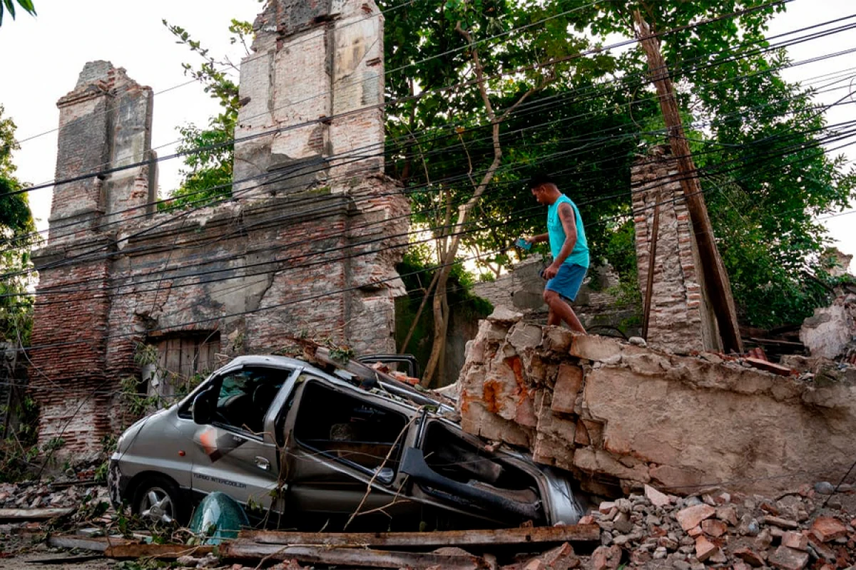 Filippində güclü zəlzələ baş verdi: [[Ölənlər var]]