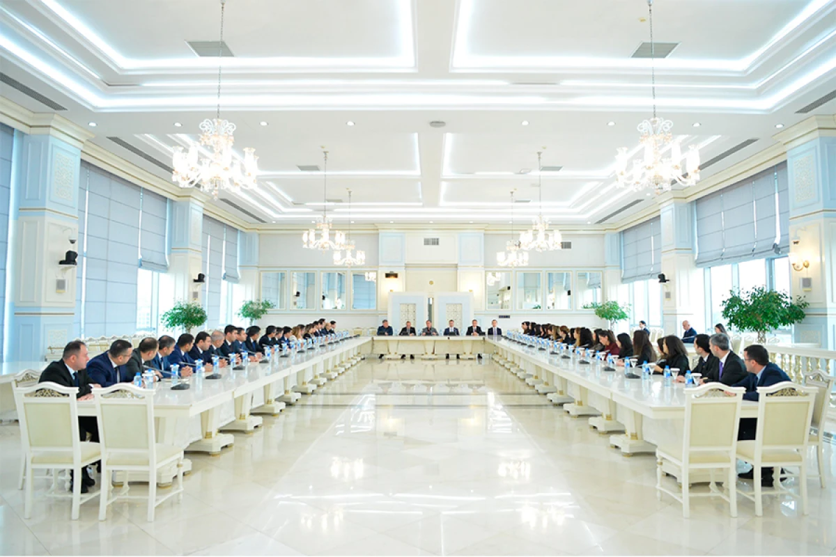 Milli Məclisdə [[hakimliyə namizədlərlə görüş]] keçirildi