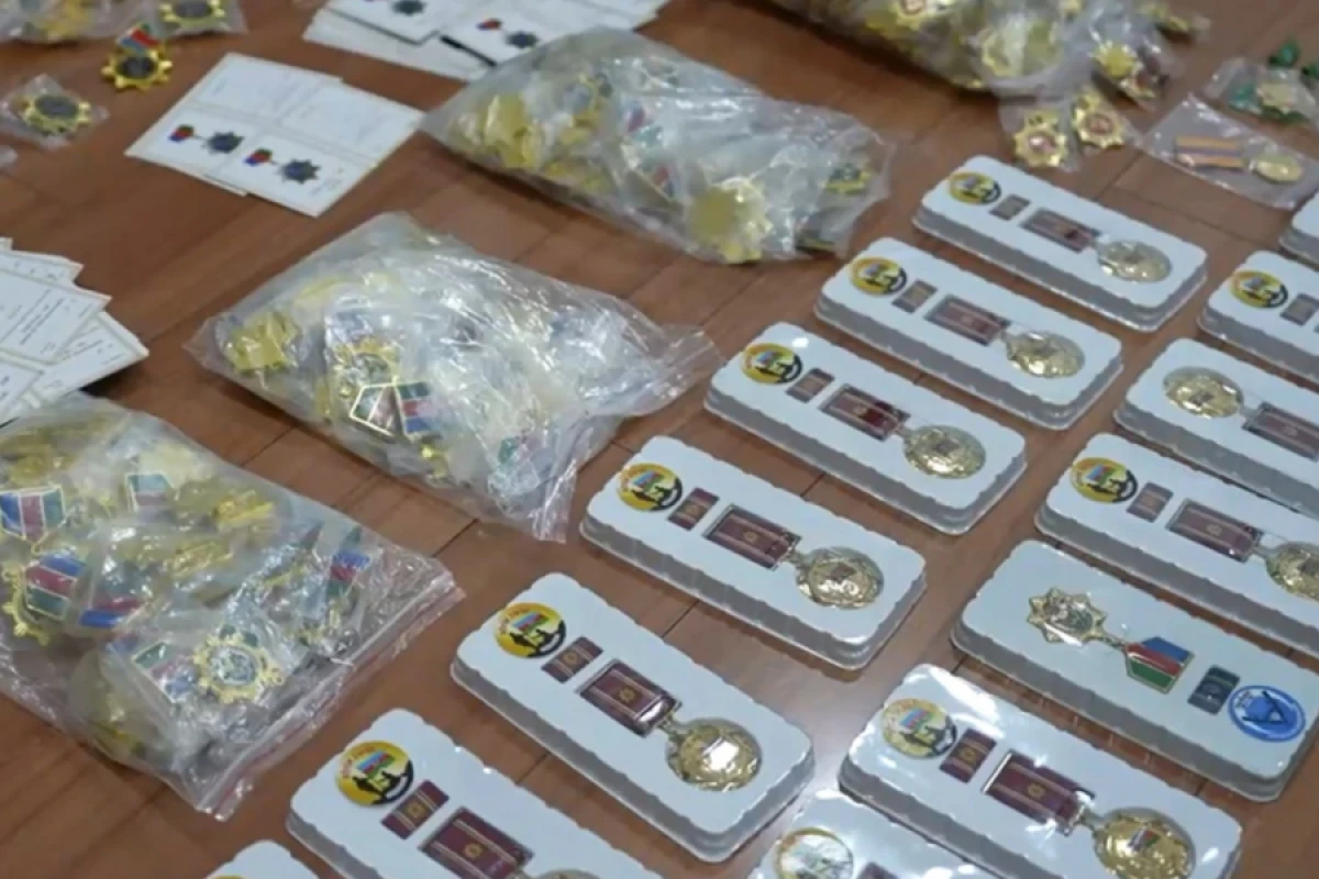 [[Saxta orden və medal təsis]] edən QHT sədrləri cinayət məsuliyyətinə cəlb edildilər