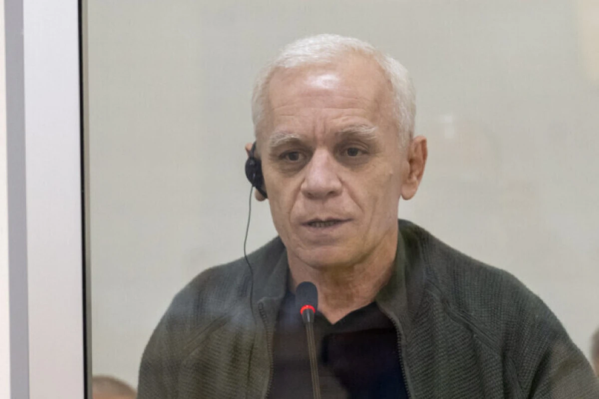 [[Zərərçəkmiş şəxs Levon Mnatsakanyanı tanıdı:]] Başıma yumruqla, avtomatın qundağı ilə vururdu