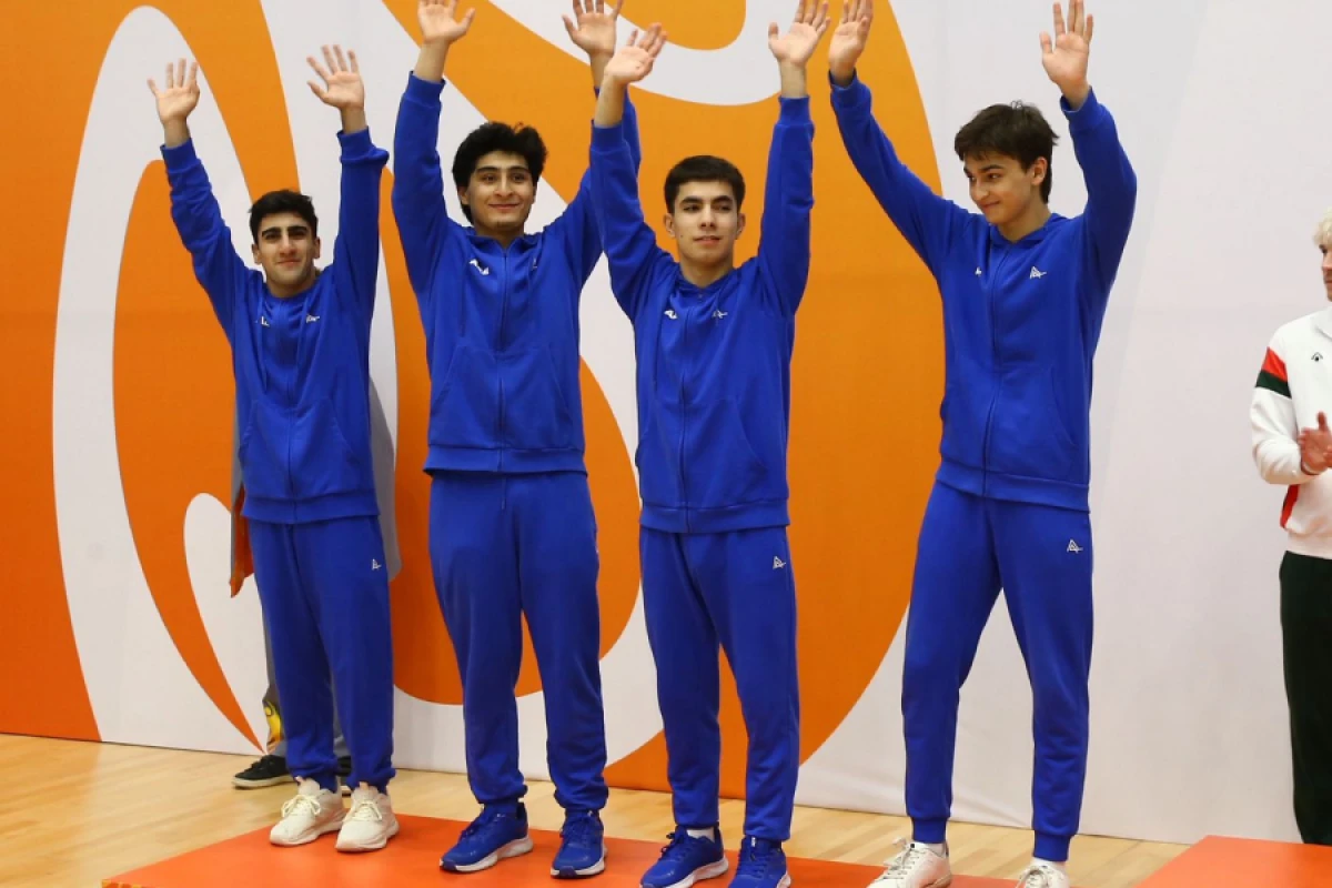 [[Batut gimnastikası üzrə]] Azərbaycan komandası gümüş medal qazandı