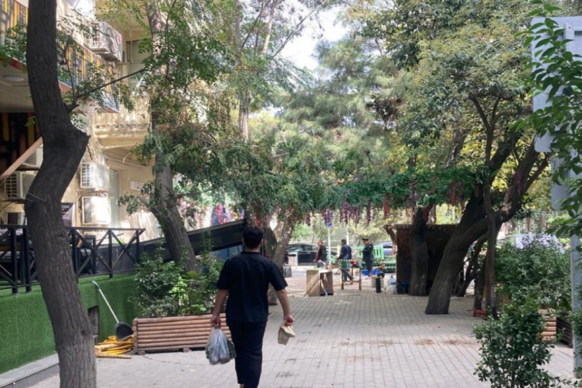 Bakıda küçəyə yerləşdirilən [[qurğular yığışdırıldı]]