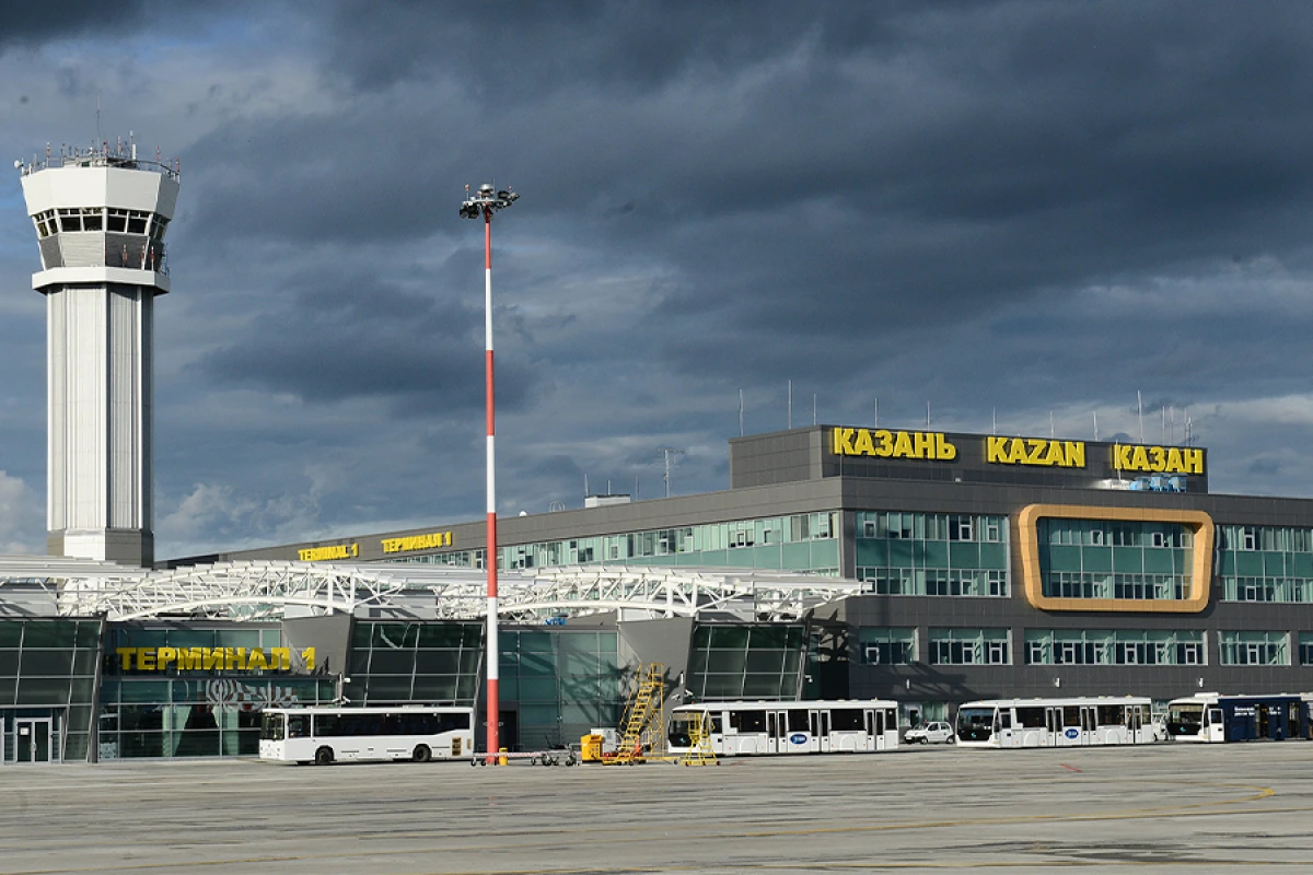 Kazan hava limanı [[fəaliyyətini]] dayandırdı
