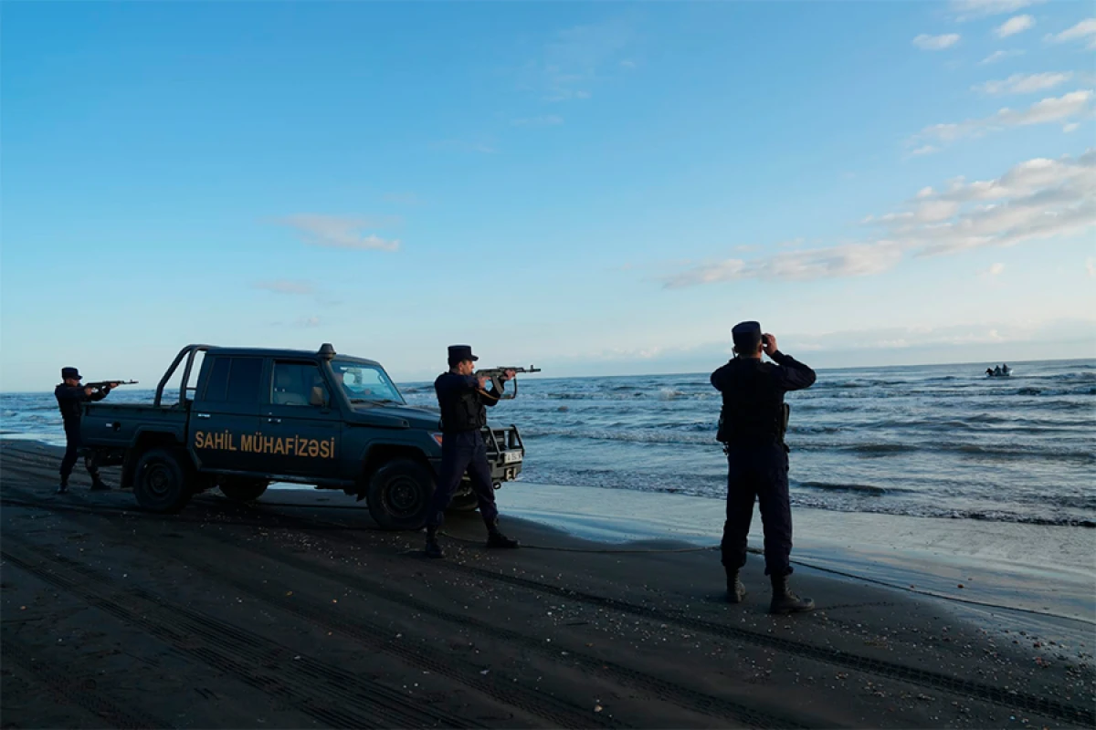 Dəniz yolu ilə [[yarım ton narkotik keçirməyə cəhd edən]] qrup saxlanıldı