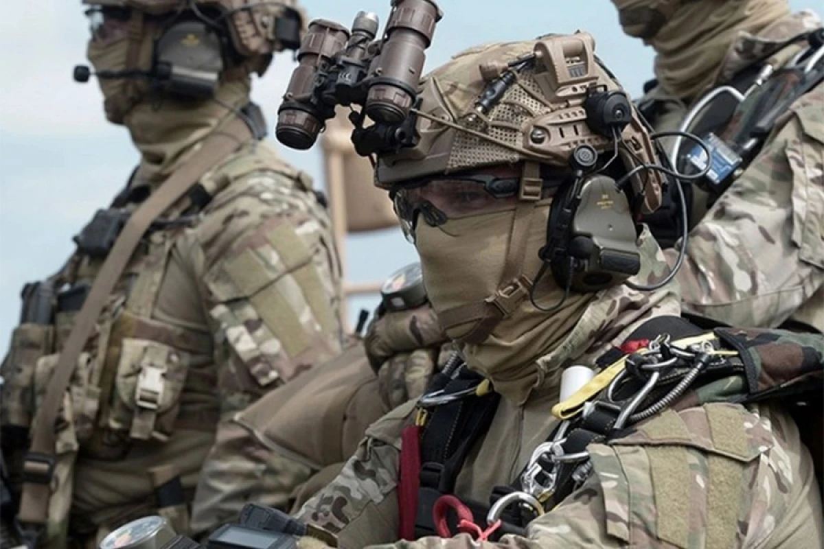 Ukrayna [["Qrad" raketdaşıyan gəmisinə]] hücum etdi