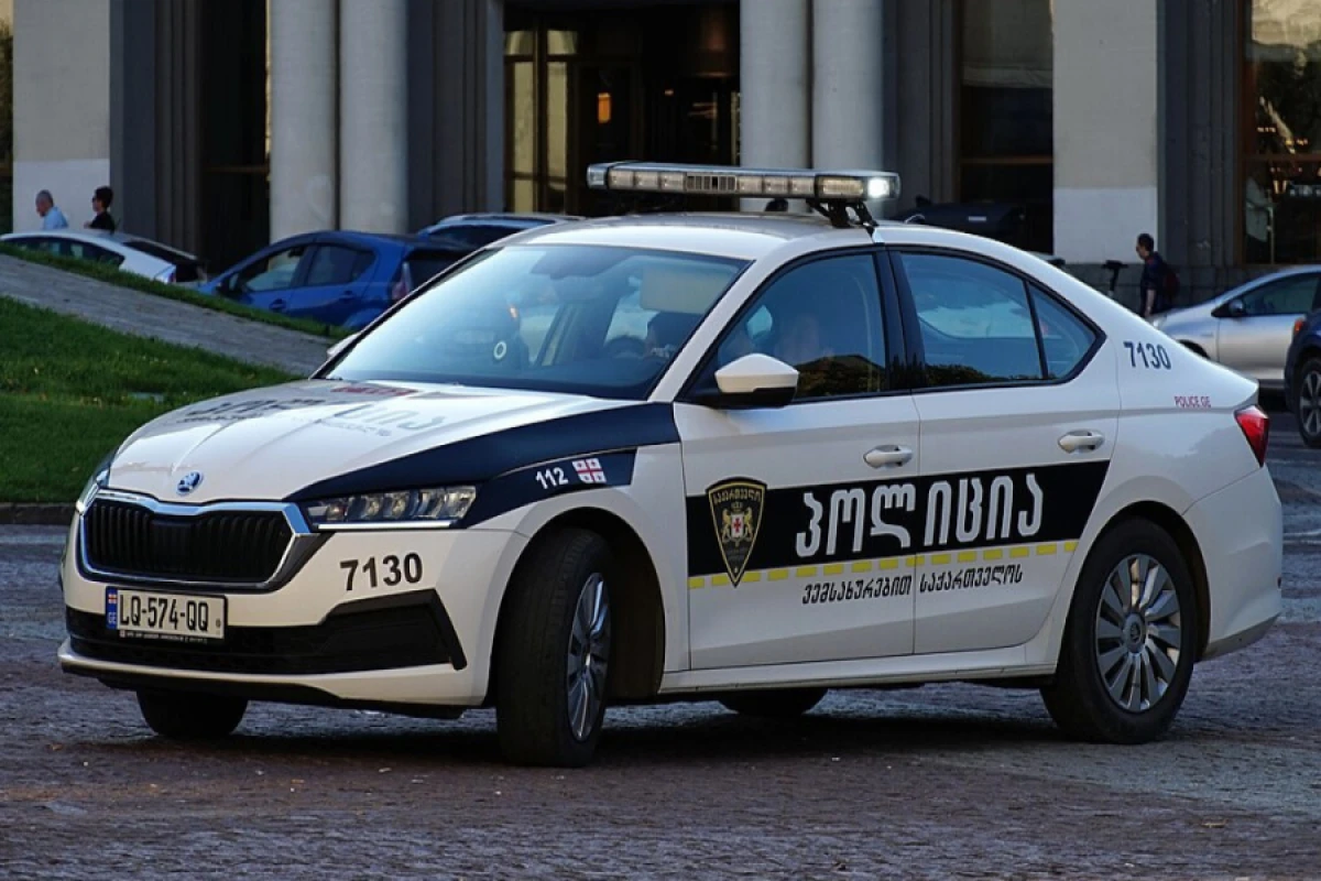 Tbilisidə [[14 polis əməkdaşı]] xəsarət aldı