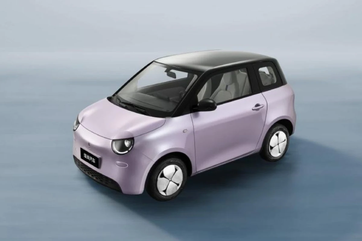 Çin [[yeni avtomobil]] istehsal etdi