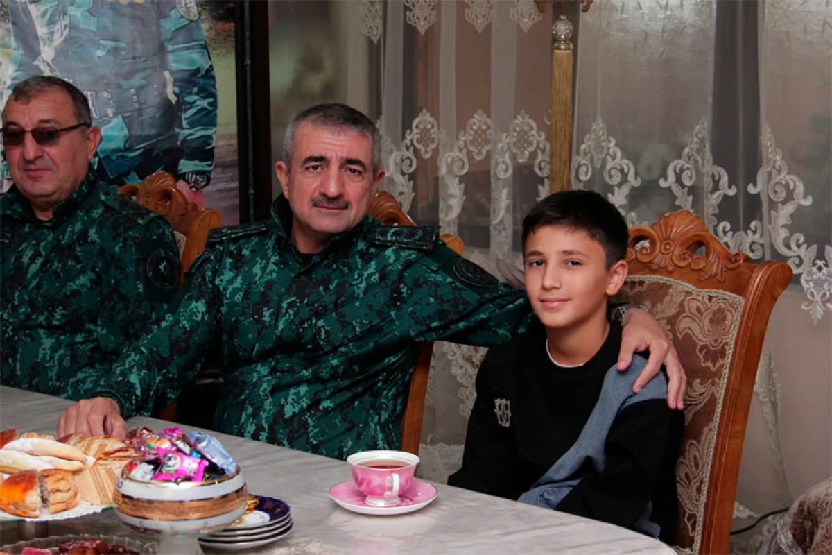 DSX-nin rəhbər heyəti [[şəhid ailələrini ziyarət etdi]]