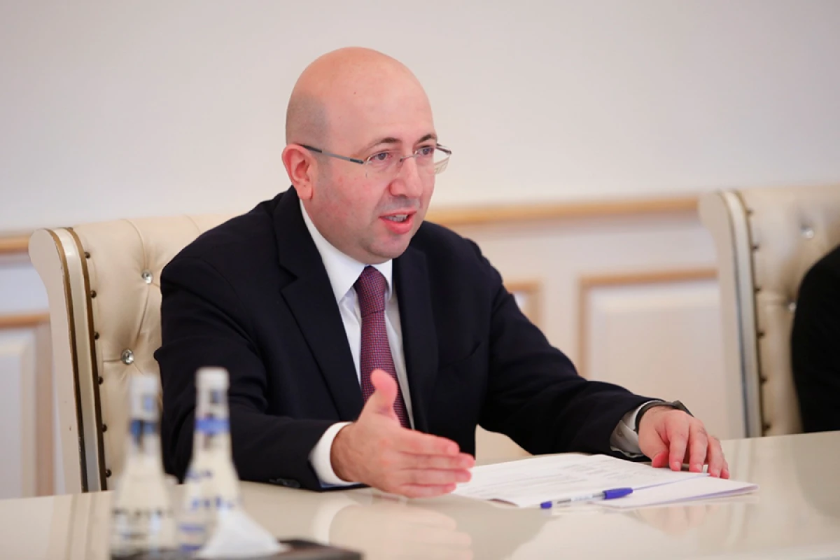 [[Anar Quliyev]] memarları təbrik etdi