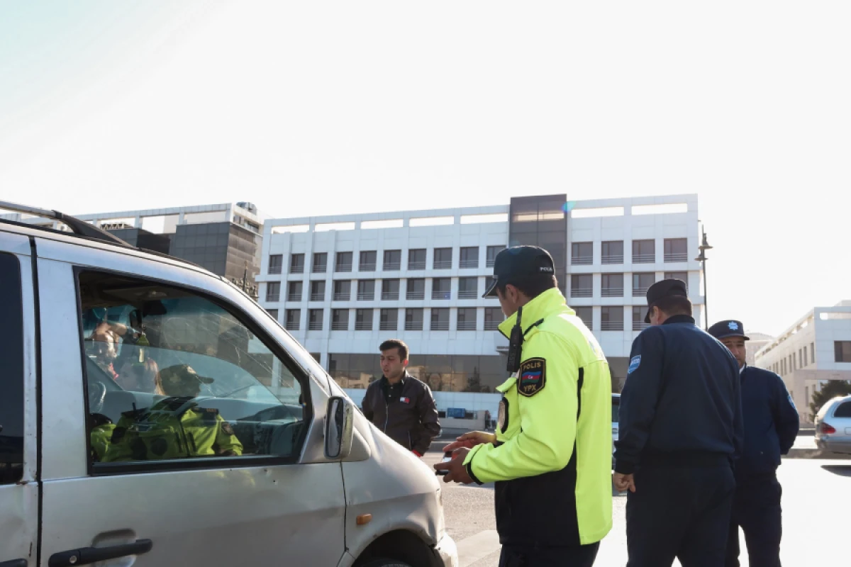 Qanunsuz sərnişin daşıyan [[18 nəqliyyat vasitəsi]] saxlanıldı