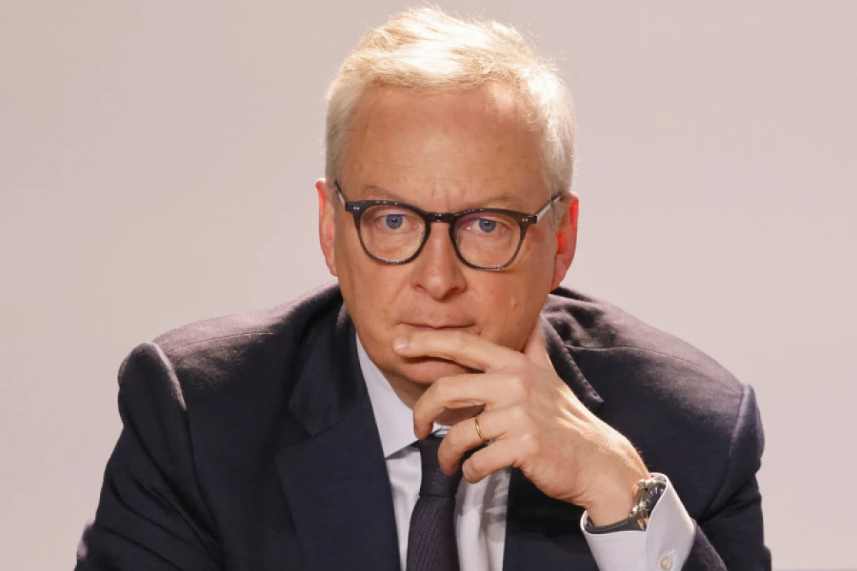 Fransanın müdafiə naziri [[vəzifəsindən istefa verdi]]