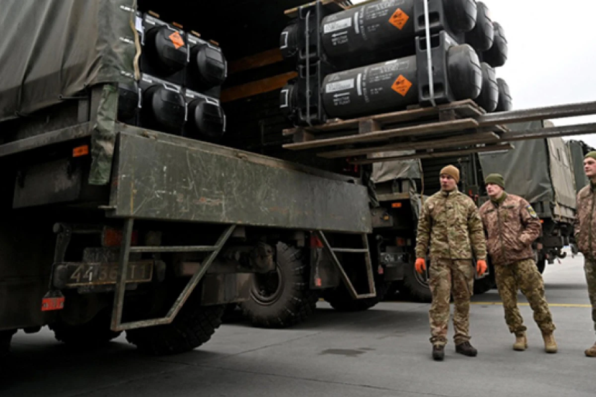 Slovakiya Ukraynaya yeni hərbi [[yardım paketi hazırlayır]]