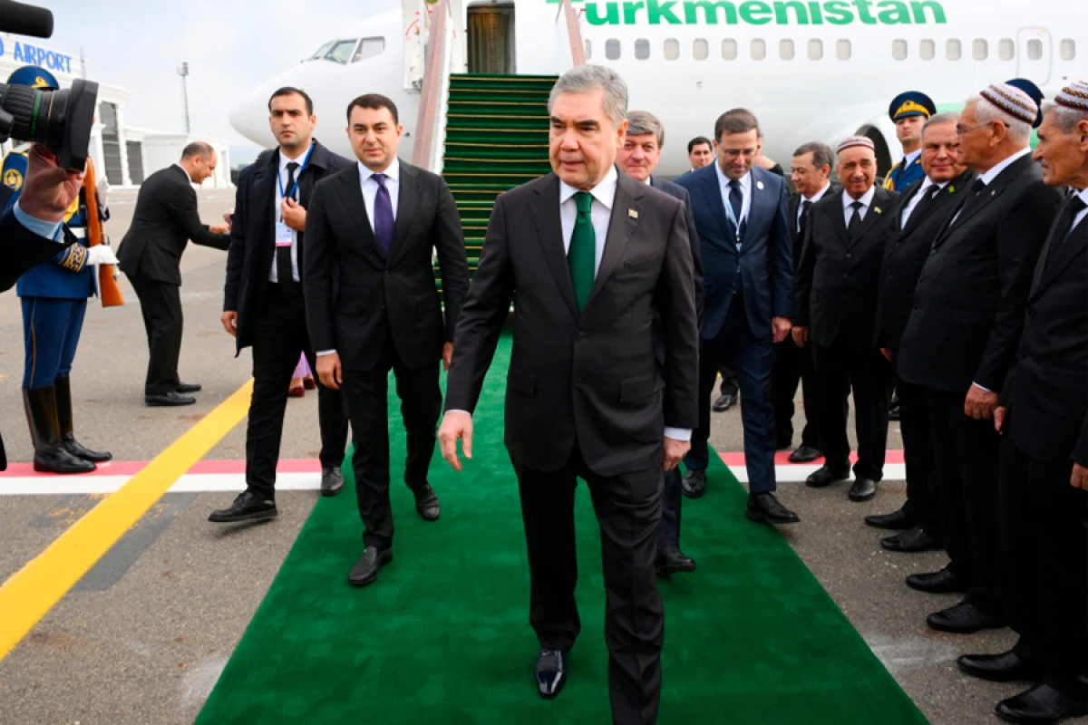 [[Qurbanqulu Berdiməhəmmədov]] Azərbaycana gəldi