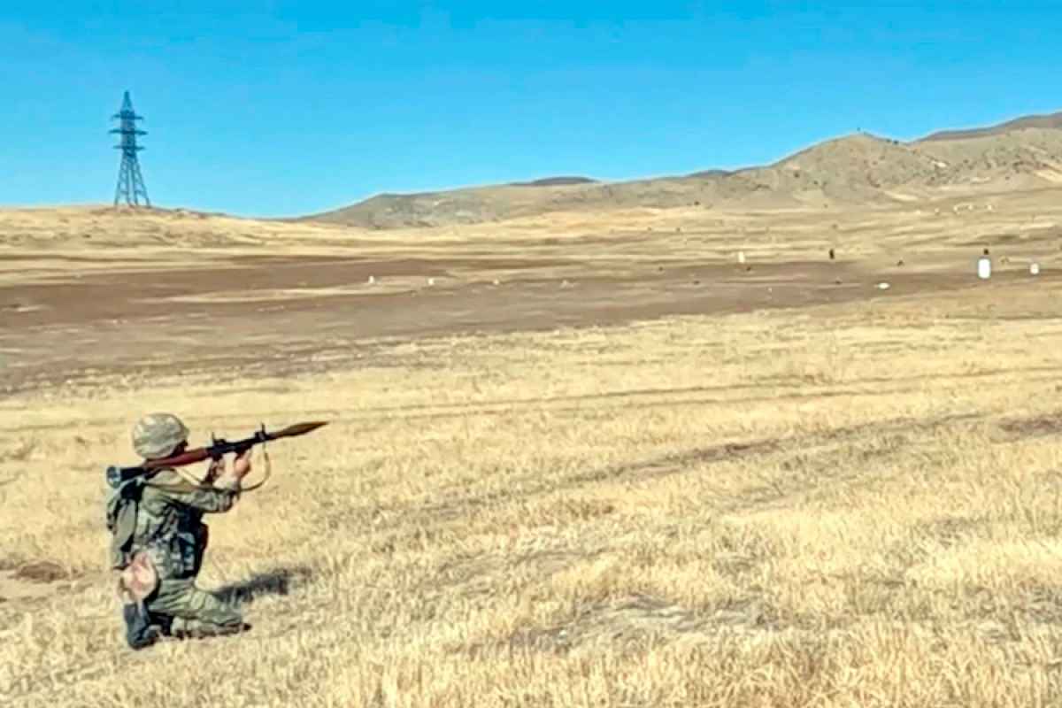 ƏÜO-da hərbi vəzifəlilərlə növbəti təlim toplanışı keçirildi [[- VİDEO]]