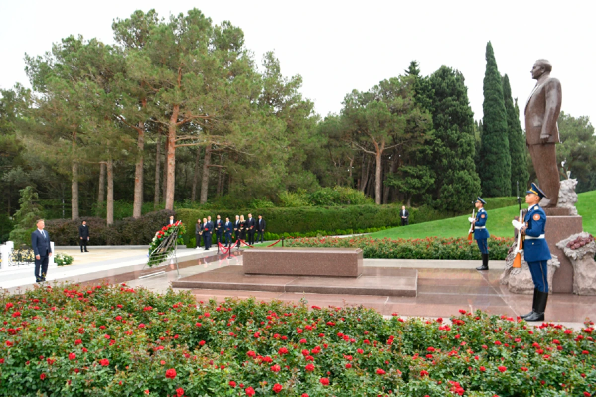 Xorvatiya parlamentinin sədri [[Ulu Öndərin məzarını və Şəhidlər xiyabanını ziyarət etdi]]