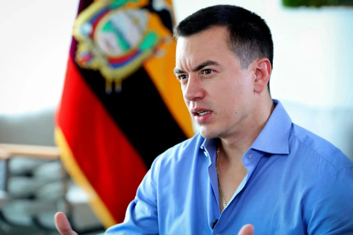 Ekvador Prezidentinin maşınına [[hücum olundu]]