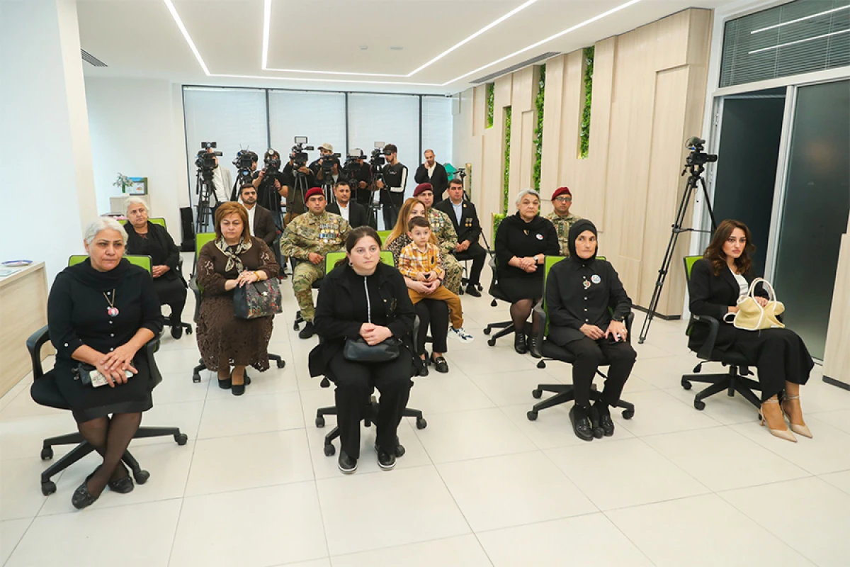 Şəhid ailələri və müharibə ilə bağlı [[əlilliyi olan şəxslərə daha 100 mənzil]] verildi