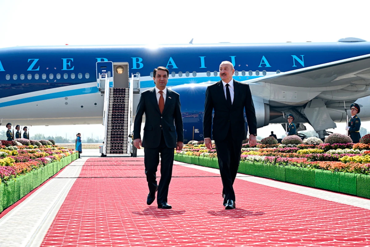[[Azərbaycan Prezidenti İlham Əliyev]] Tacikistana səfərə gəldi