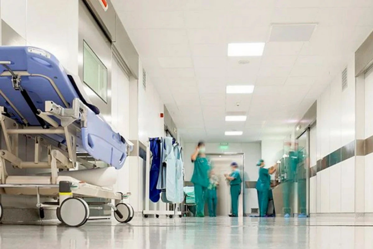 Atası tərəfindən [[şiddətə məruz qalan]] uşaq sağaldı