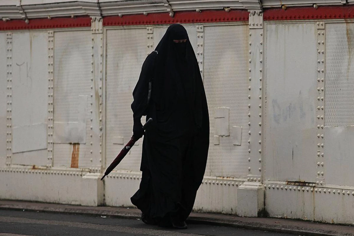 İtaliyada [[çadra və niqab]] qadağan edilə bilər