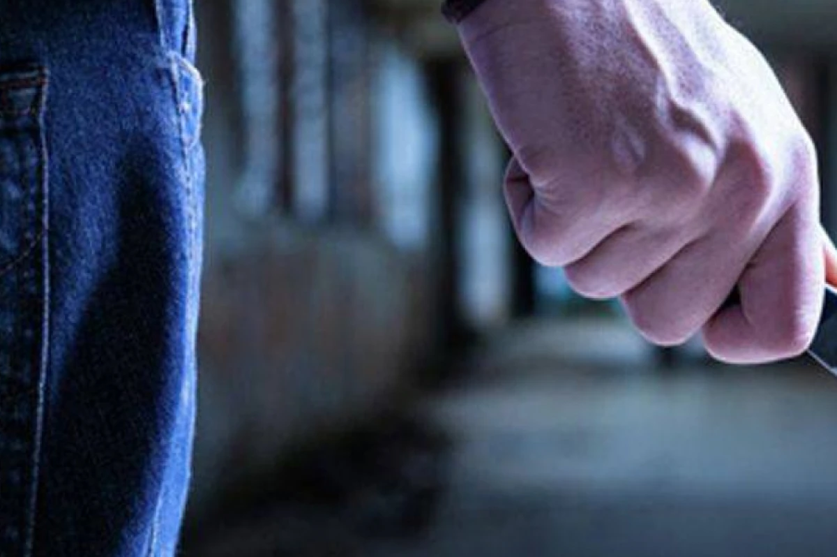 Qardaşı tərəfindən bıçaqlanan [[kişi xəstəxanada öldü]]