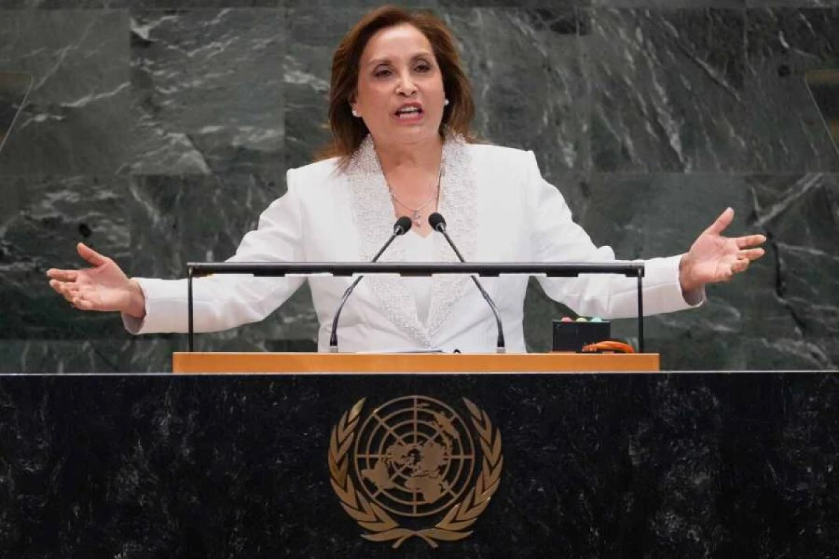 Peru parlamenti [[prezidentə impiçment]] elan etdi