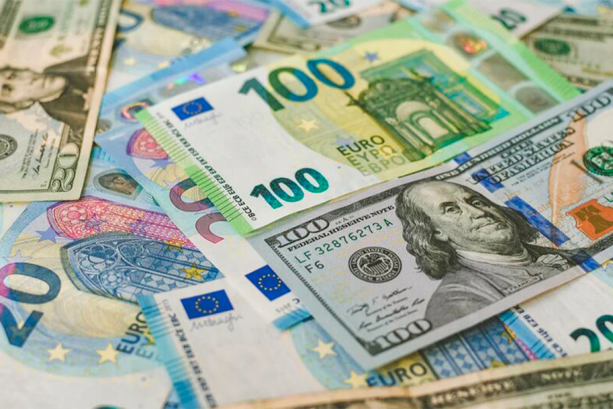 Avro ucuzlaşdı, [[rubl bahalaşdı]]