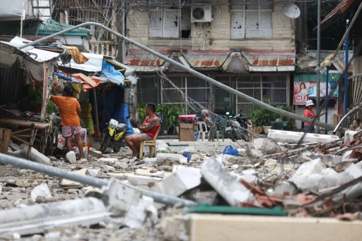 Filippin sahillərində güclü zəlzələ: [[Ölən var]]