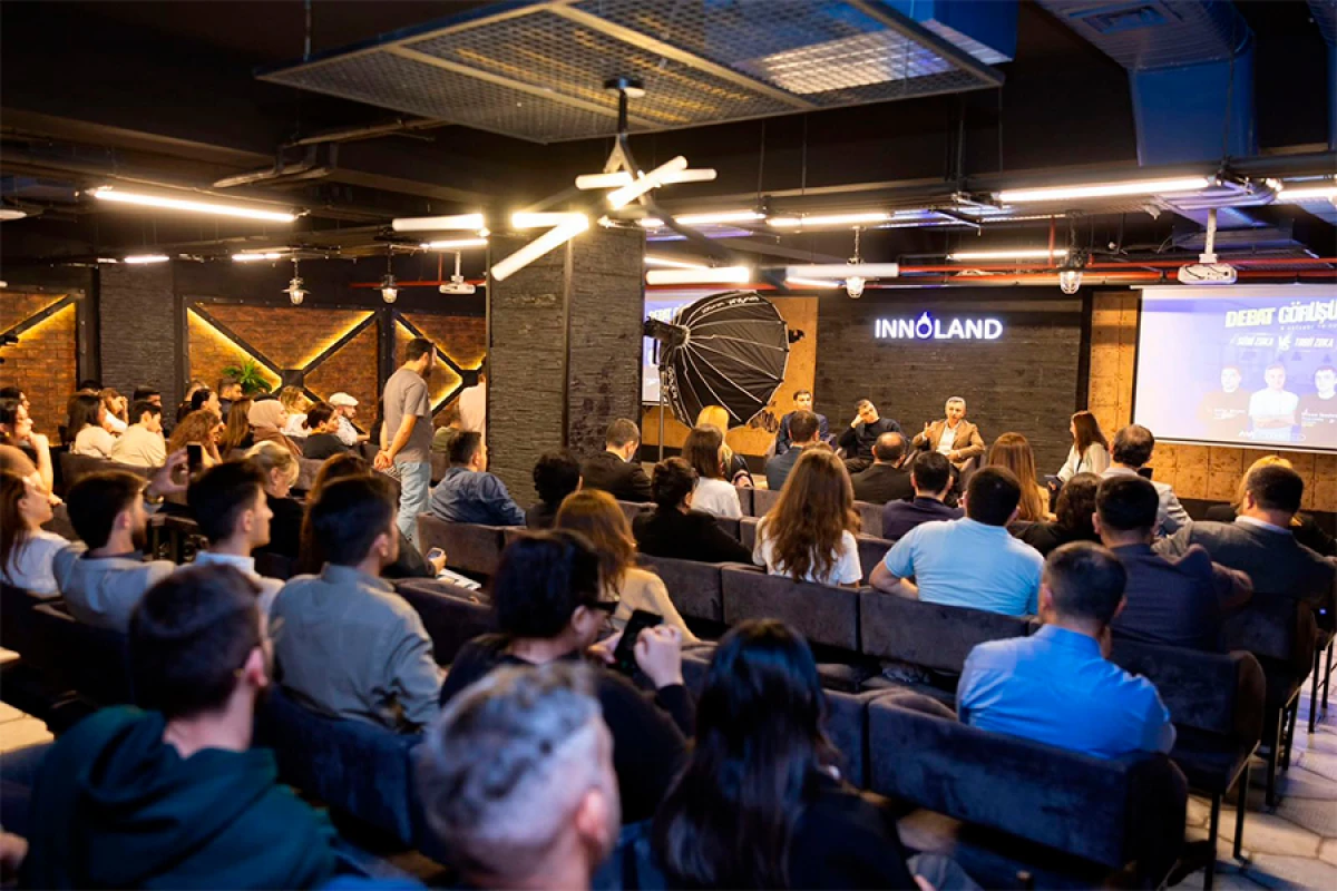 “Süni və təbii zəka” mövzusunda [[debat görüşü]] baş tutdu