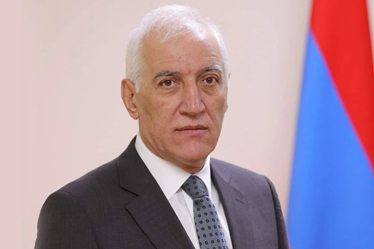 Ermənistanda [[Baş Qərargah rəisi]] vəzifəsindən azad edildi