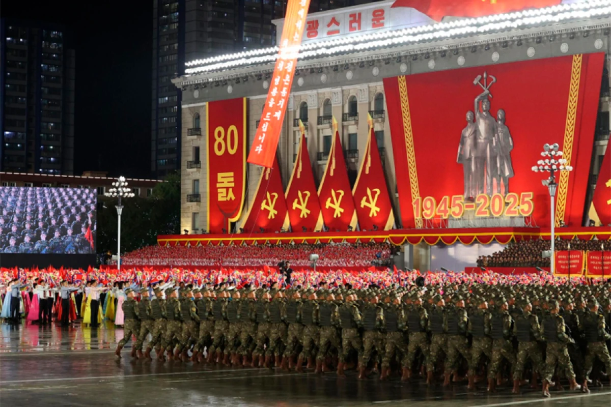 Şimali Koreyada [[hərbi parad]] keçirildi