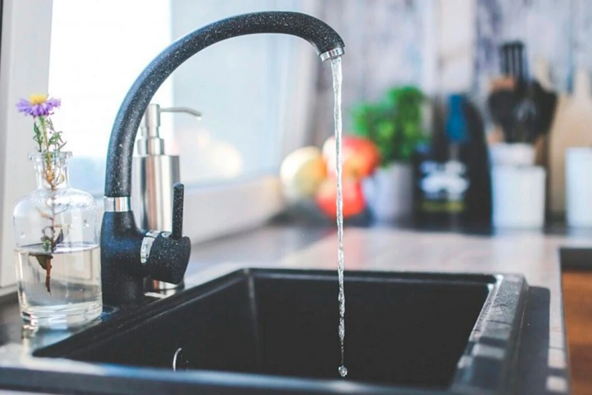 İranda [[27 min kənddə]] su çatmır