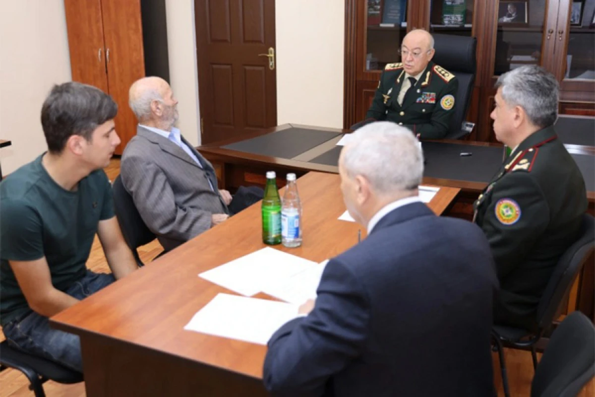 [[Kəmaləddin Heydərov]] Salyanda vətəndaşları qəbul etdi