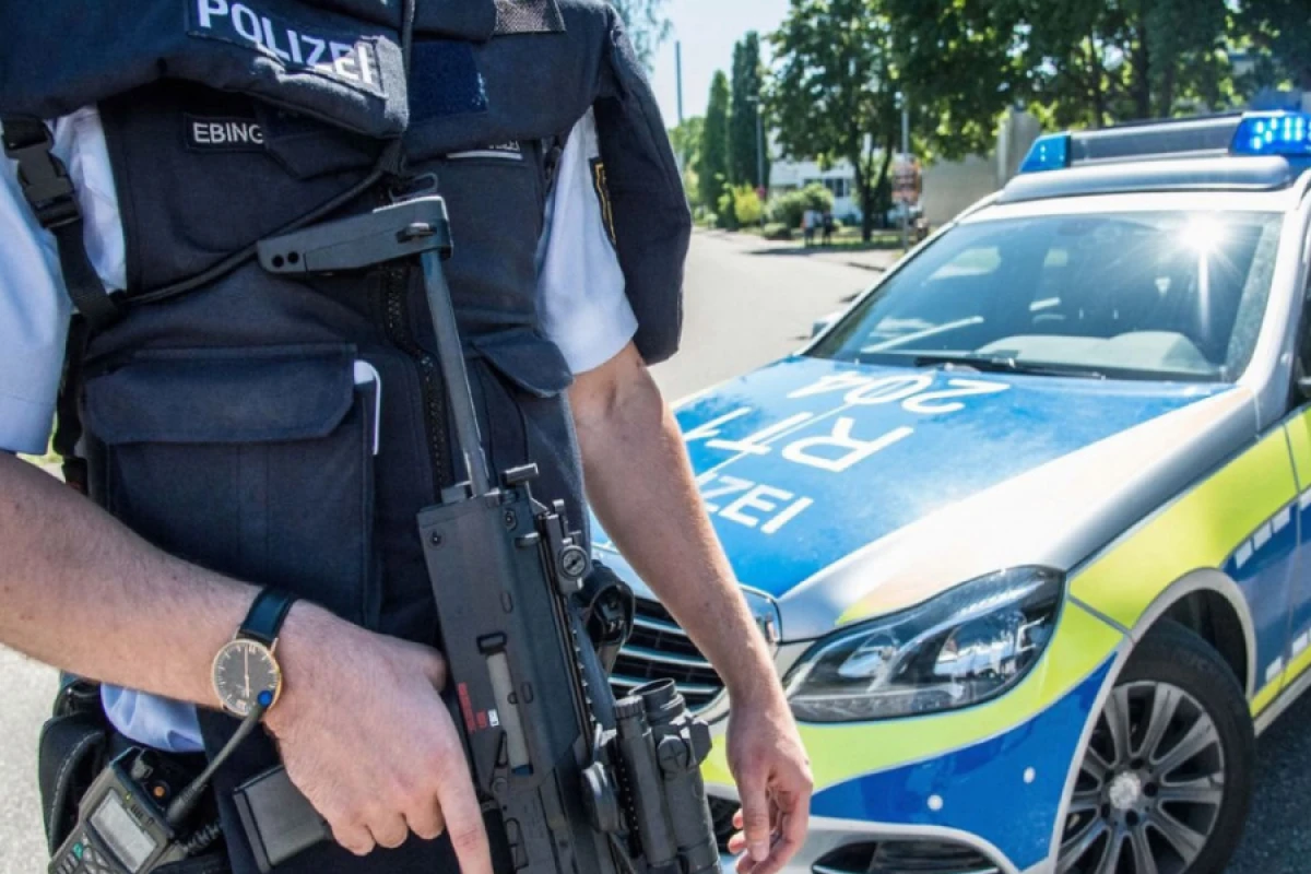 Almaniyada naməlum şəxs insanlara atəş açdı - [[Yaralananlar var]]