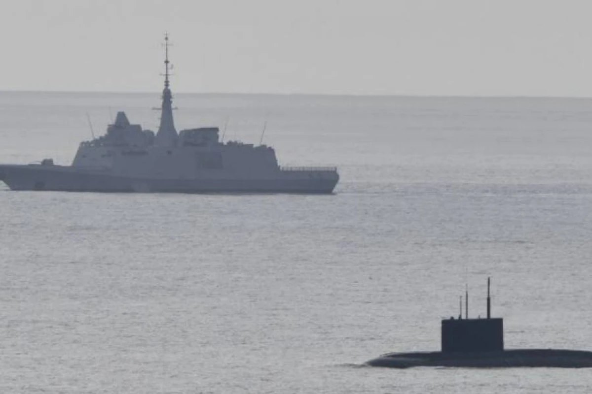 NATO sularında [[Rusiya sualtı gəmisi]] üzə çıxdı