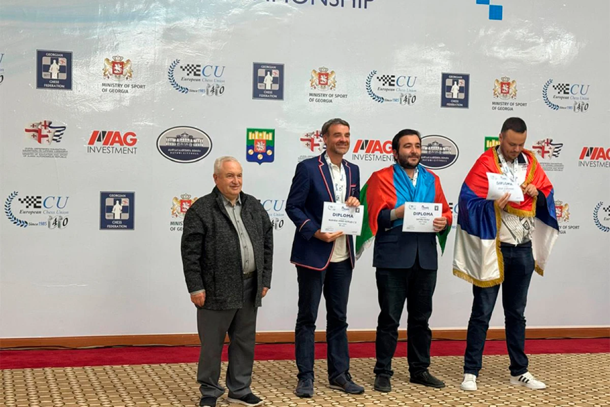 Eltac Səfərli [[bütün həmkarlarını]] qabaqladı