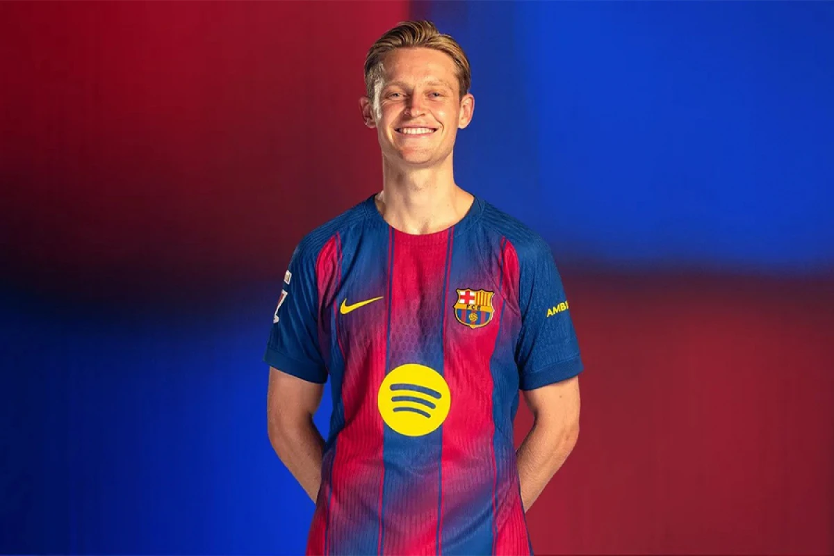 De Yonq [[“Barselona” ilə]] uzunmüddətli razılığa gəldi