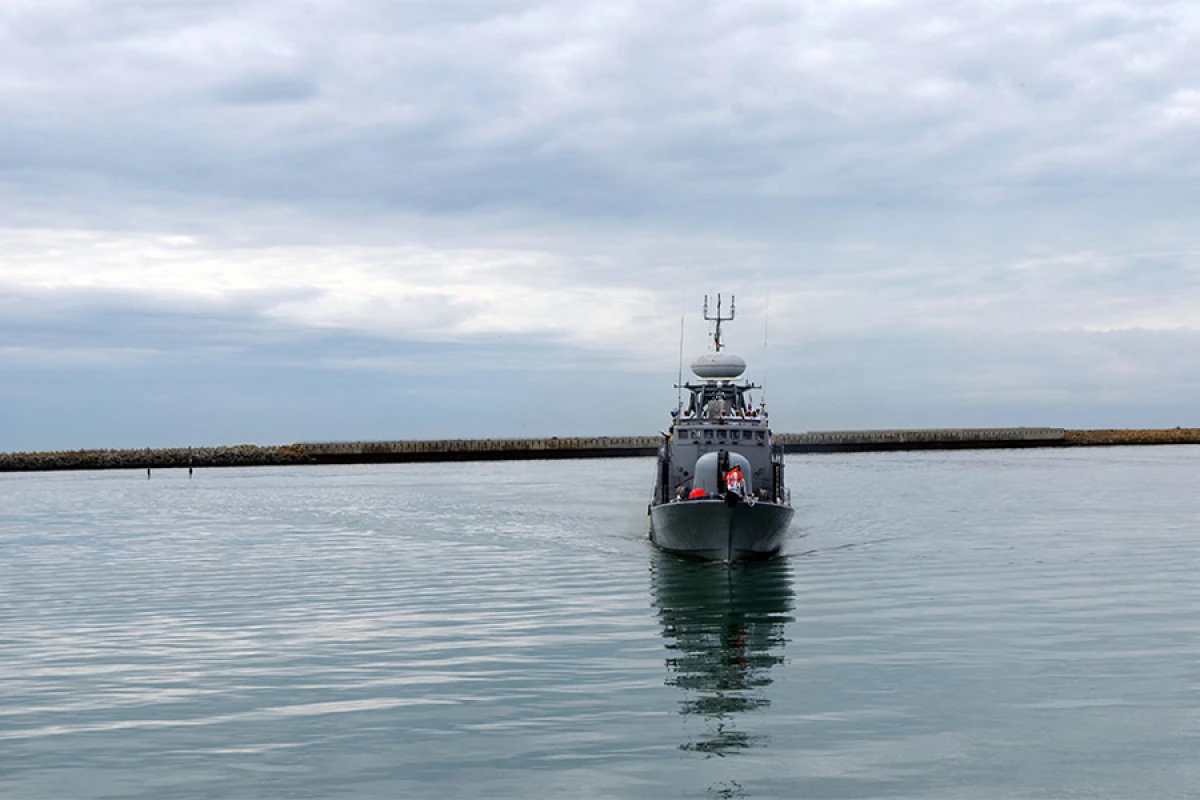 İran gəmiləri [[Xəzərdə birgə təlim üçün]] Azərbaycana gəldi